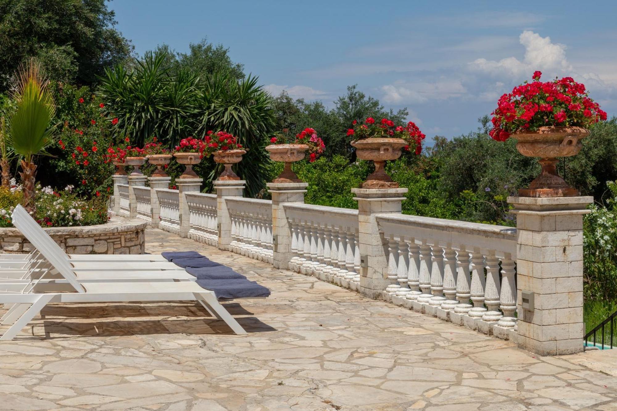 Ionian Garden - Olea Benitses (Corfu)